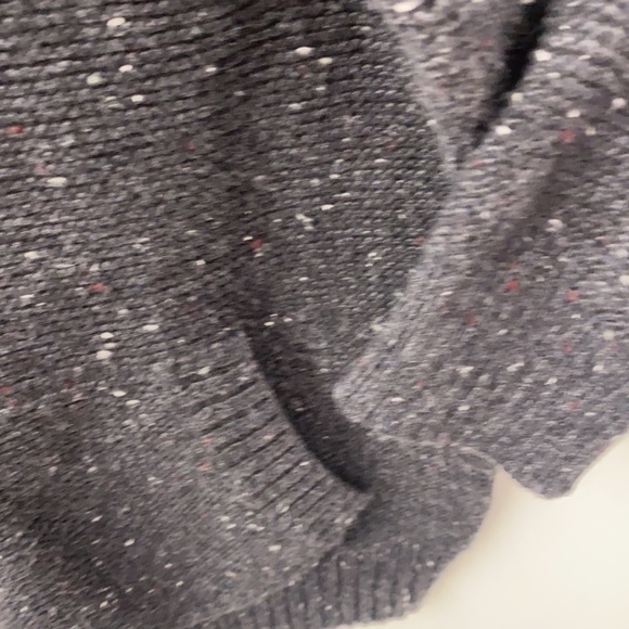 AE quality sweater with hood - Picture 5 of 8